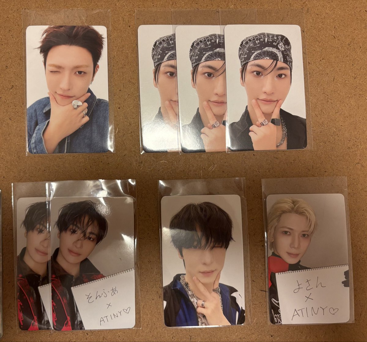SngMng_CS99's tweet photo. ATEEZ BAD 特典トレカ交換

【譲】ファンクラブ特典　写真のホンジュン、ソンファ、ユノ、ヨサン

【求】それぞれ同種ミンギもしくはファンクラブ、ユニバ以外の特典ミンギトレカ

６日ファンミ会場にて交換探しております🙇‍♀️
よろしくお願いします🙇‍♀️ https://t.co/TFye0zinco