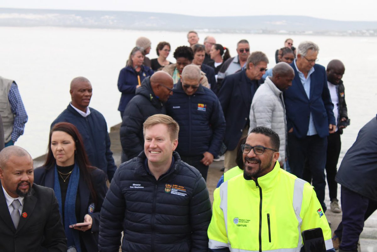 WesternCapeDA's tweet photo. 💙DA Ministers Dean MacPherson, Tertius Simmers and Ivan Meyer handed over the Elands Bay slipway to the Cederberg Municipality.

More access. More opportunity. More jobs for the local fishing community.

🗳️ https://t.co/weCwdhNe9U

#VoteDA 💙 https://t.co/4SLWl7ztjt