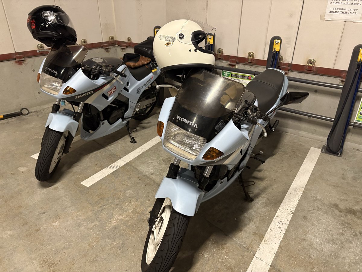 kitapaseri's tweet photo. 初ご対面 #VT250F https://t.co/VynmcZlZky