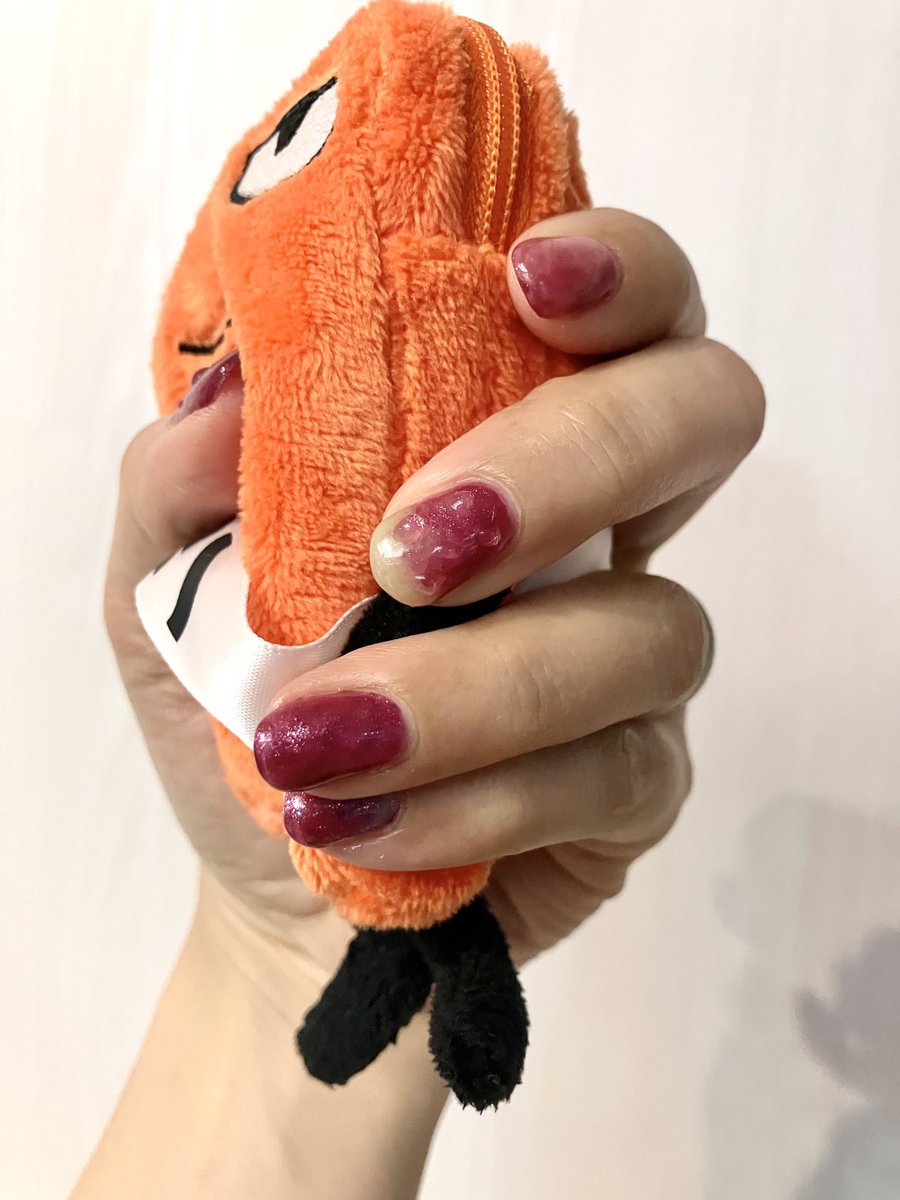 Moni14sh's tweet photo. 新しいネイルはクリームソーダを描いた！
前回のやつはブドウとモモイメージだったよ https://t.co/NhXYQiWVam