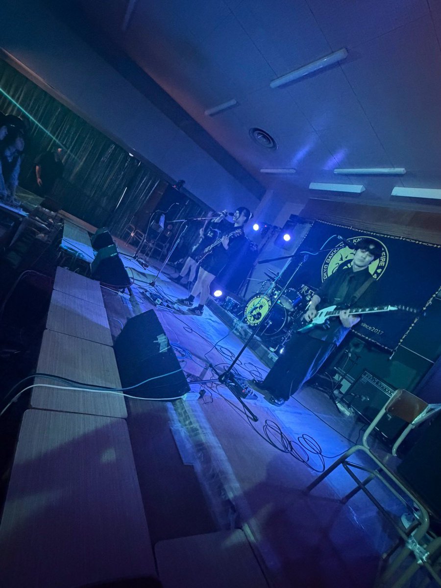 TG_K_ON's tweet photo. 2026.7.31  東京学館合同ライブ第拾四話　弐日目

市川高校、世田谷総合、そして中央大学杉並の皆さんありがとうございました‼️学館はこんなディープな場所でディープなライブしています😁

あいつは懲役700年👊 https://t.co/ZevcsGcFAS