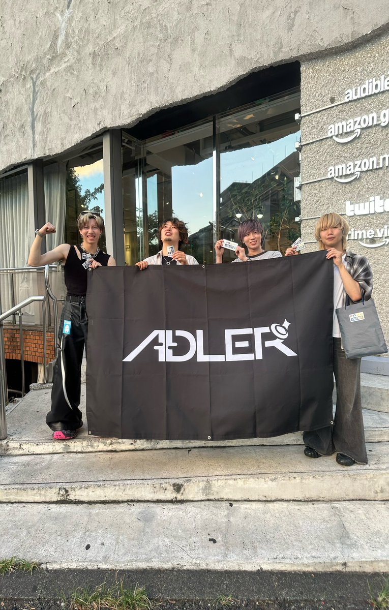 ADLER_official's tweet photo. ❤️‍🔥大感謝❤️‍🔥

▶︎ファンの方からバックドロップを頂きました！8/24【KARTE:T Vol.2】から使用させて頂きます！

チケットはこちら🎫
https://t.co/SRkdrE7yEm https://t.co/9JJo9RKj9u
