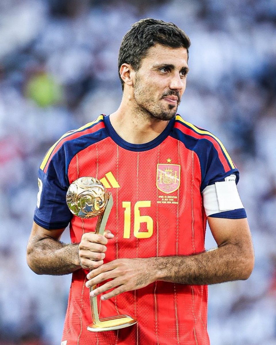 kayjeye's tweet photo. ❓Rodri 4 year deal at Madrid? Would he flop or would he elevate @realmadrid squad? #RMFC https://t.co/uJJ6Qr3axk