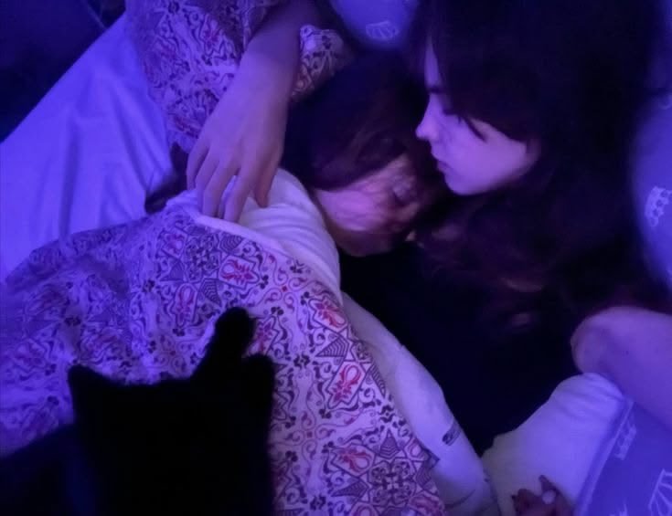 wlwvibes's tweet photo. I wanted to wake up like this with her https://t.co/YVSL6bkSwI