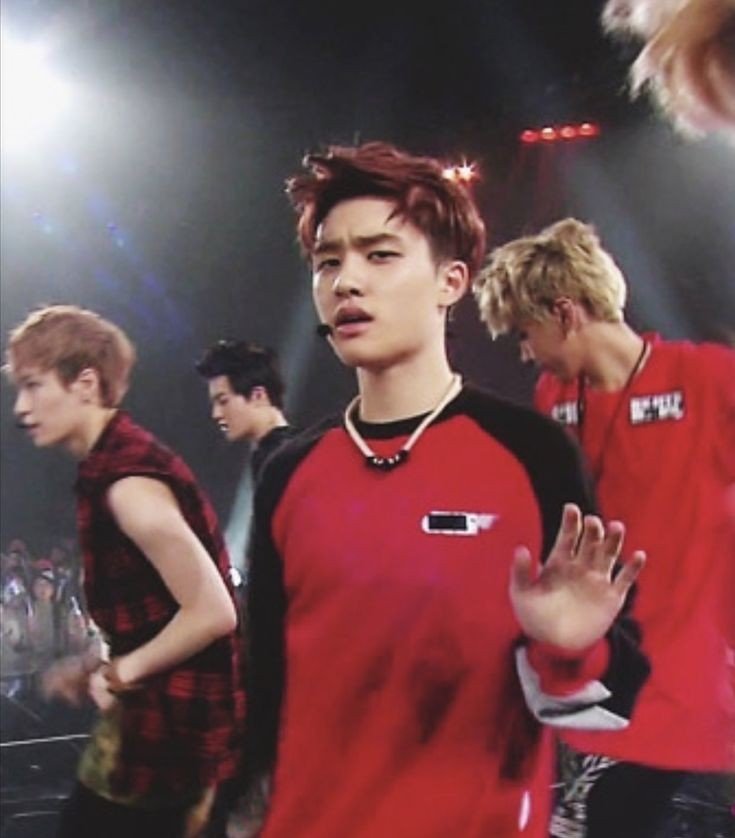 itsoovee's tweet photo. Since today is Growl's 13th anniversary, this Kyungsoo look has been living rent-free in my head, even in low-quality pict 🫠✨ https://t.co/Aa8ZNouuAm