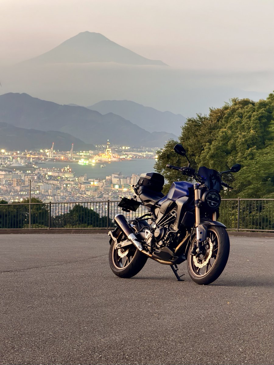 D_fkma's tweet photo. 今日は風が気持ちいい💨
#日本平 #富士山 #清水港 #CB250R https://t.co/yIsJyJ7W65