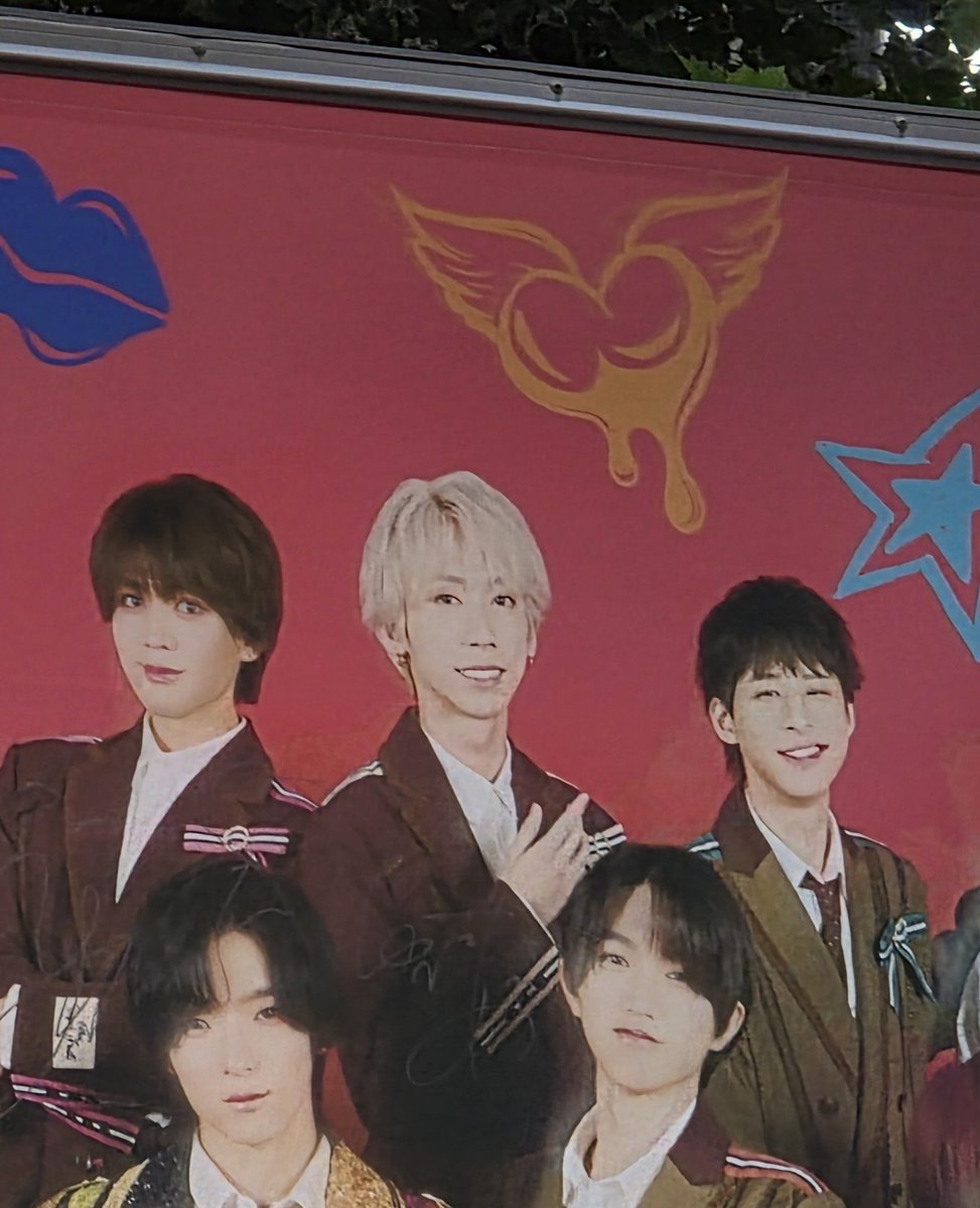 09166190k's tweet photo. 今日なら仕事終わりに行けるかも！と思い立ってめちゃくちゃ急いで渋谷来ました🏃💨🚚
急いでたので、ちび隼大の衣類乱れてます🫣

#つば男トラック渋谷でみっけ
#阿部部 https://t.co/Ww9W219M3c