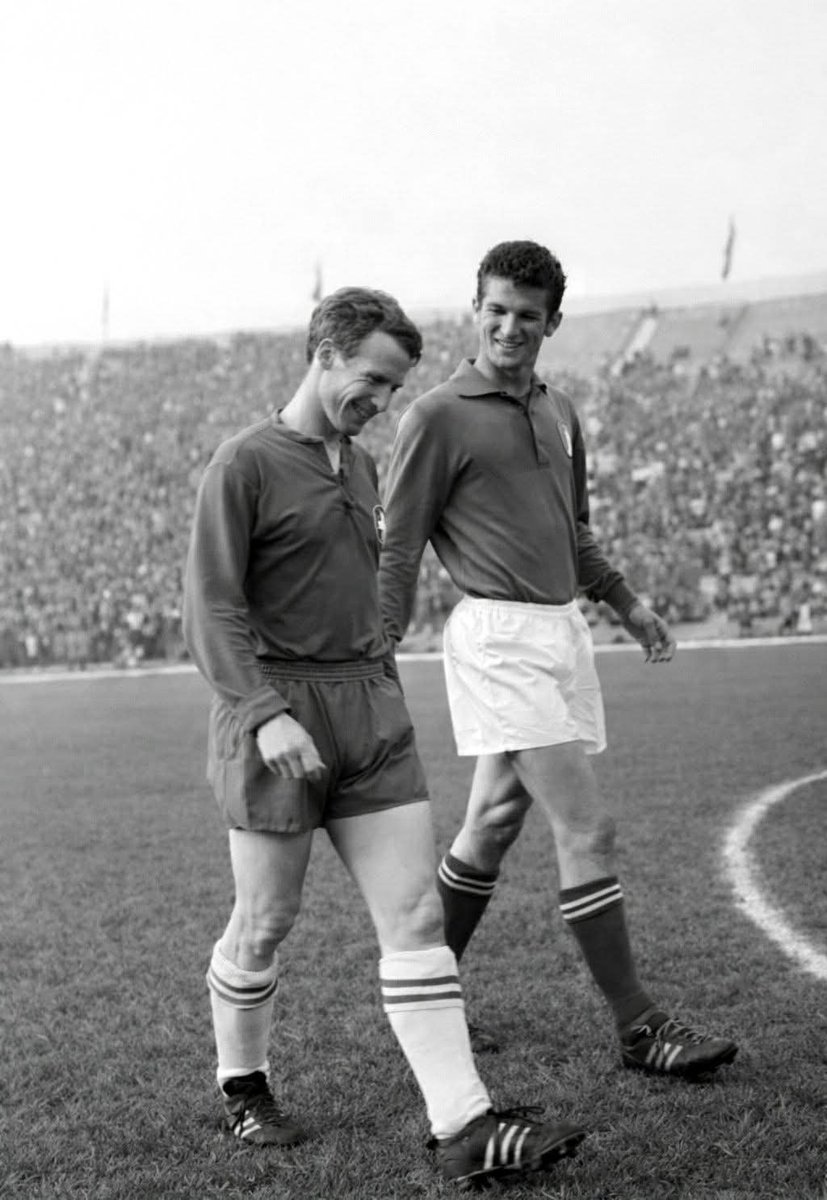bbmgrcmlgmo's tweet photo. ANTON ALLEMANN E ANGELO SORMANI DOPO ITALIA 3 - 0 SVIZZERA 07/06/1962.GRUPPO 02 MONDIALI A CILE DEL 1962 https://t.co/toeVWAlfuZ