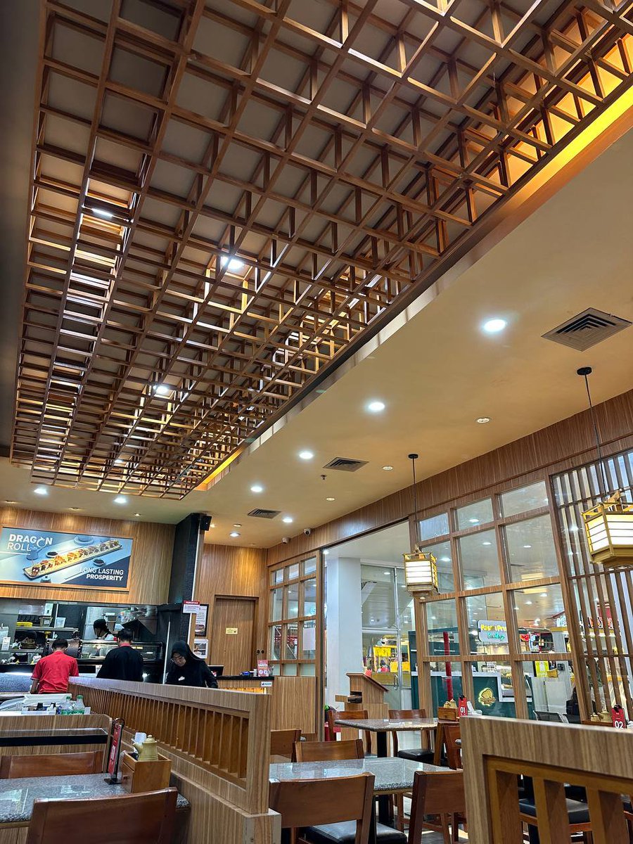 Ollinzzyu's tweet photo. Makan dulu biar ga pening mikirin dunia https://t.co/wA1SnRYnET