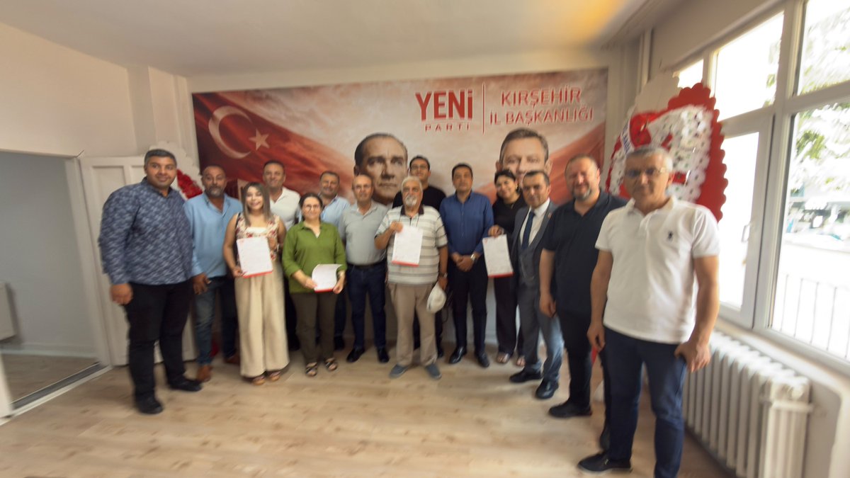 EkiciogluSlhttn's tweet photo. AÇILAN BU YOL İKTİDAR YOLUDUR.

Belediye Meclis Üyelerimizle birlikte, YENİ Parti Kırşehir İl Başkanlığı'nda üyelik işlemlerimizi gerçekleştirdik.

Kırşehir'e ve ülkemize hayırlı olsun.

#SelahattinEkicioğlu #KırşehirBelediyeBaşkanı #YENİPartiKırşehir https://t.co/vLq9dNozsJ