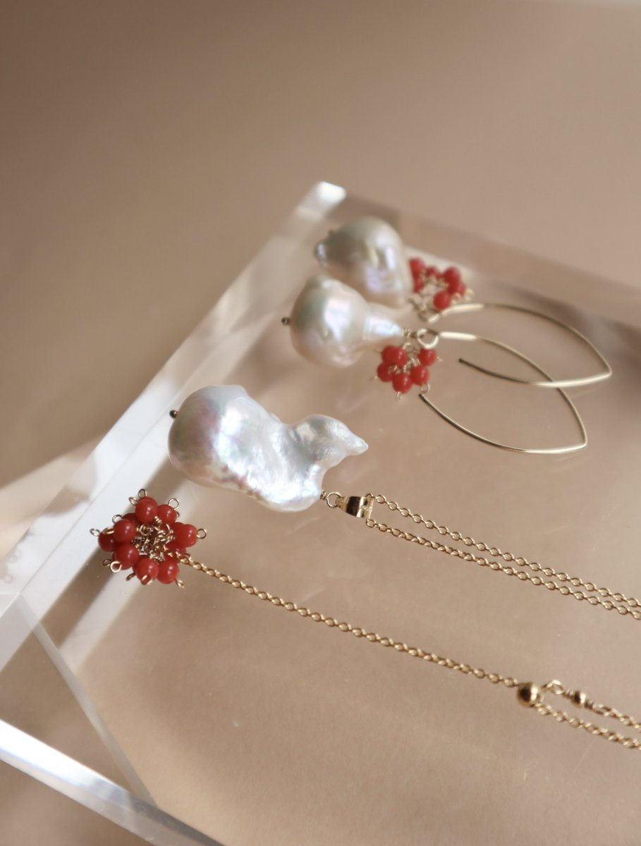 dragee_Jewelry's tweet photo. 来週8/12(水)から、新宿高島屋POP UP開催致します✨

高島屋カラーのアクセサリーをと思って、サルディーニャ珊瑚や赤珊瑚、パールでネックレス＆ピアスをお仕立てしました🌹 https://t.co/bAs4C5RgVL