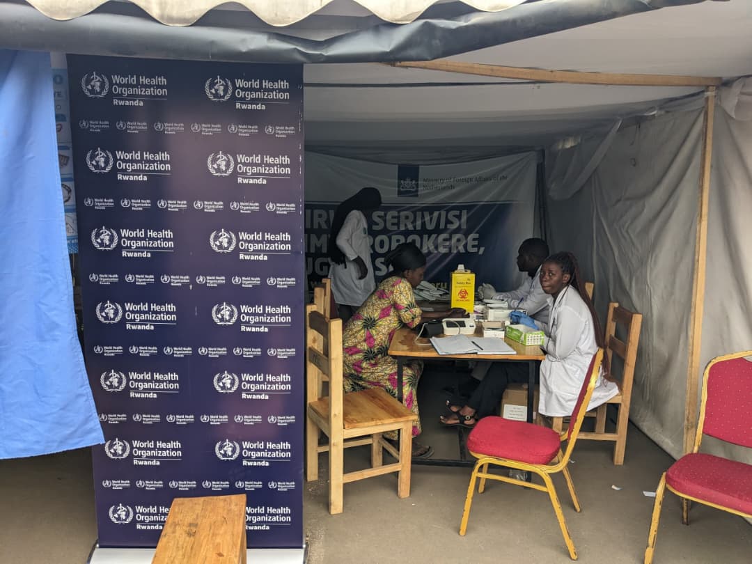 medsar_rwanda's tweet photo. 📍 Petit Barrière Site | Rubavu District

The momentum continues! 
Day 2 of the MEDSAR Community Health Camp – KANGUKA UMENYE Phase III at Petit Barrière Site, @RubavuDistrict , is still progressing with strong community participation and increased access to essential health services.

With the support of @WHORwanda, Rwanda Biomedical Centre (@RBCRwanda)and @ahfrwanda , MEDSAR Rwanda continues bringing youth-led health action closer to the community through HIV testing and counselling, Hepatitis B & C screening, blood pressure and blood glucose screening, family planning information and services, condom distribution, individual health counselling, referrals, and health education.

Community members are also actively engaging in awareness sessions on SRHR, HIV prevention, mental health, substance abuse awareness and harm reduction, teenage pregnancy prevention, Non-Communicable Diseases (NCDs), and healthy lifestyle practices.

The energy remains high, the services continue, and the impact keeps expanding as more people access information and care.

We appreciate Rubavu District for the continued welcome and partnership, and we thank Rwanda Biomedical Centre (RBC), WHO Rwanda, and AHF Rwanda for their unwavering support.

Day 2 continues — more people reached, more lives empowered. 

#KangukaUmenyePhaseIII 
#UmuturageKuIsonga