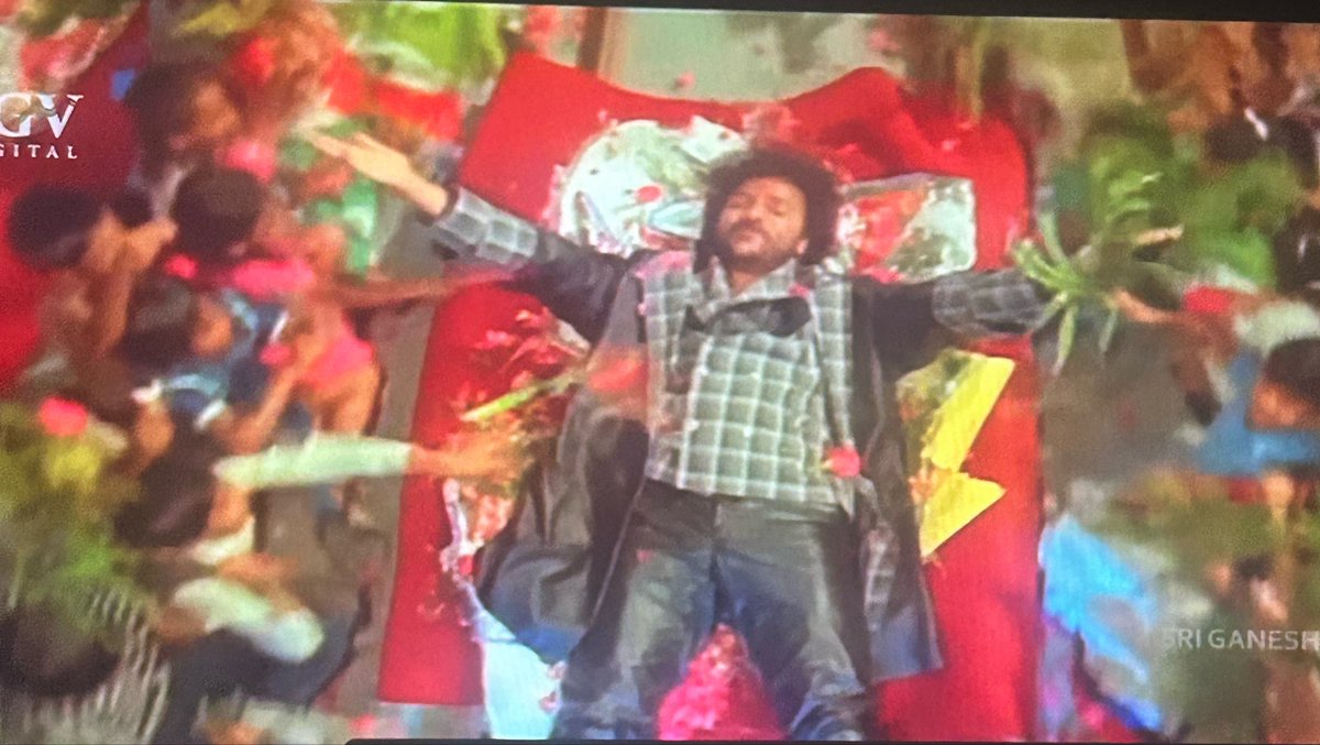 heymonthh02's tweet photo. Shanthi Kranthi just ondh film alla… ondh daring leap. 🔥

The whole internet is supporting this cause now.

Re-release Shanthi Kranthi! 🫵🏻🔥 https://t.co/Wu7odiSHfB
