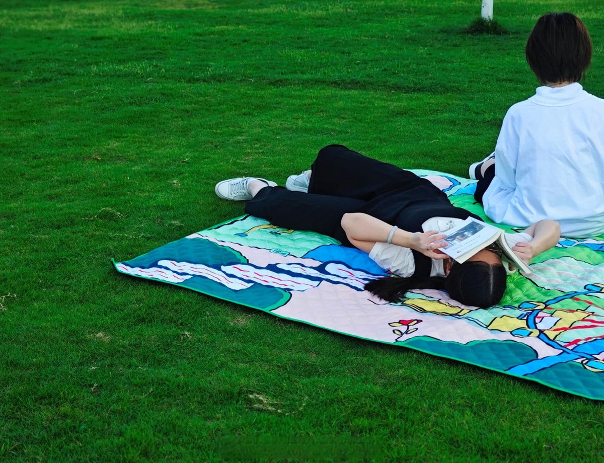 Luiscipher's tweet photo. [Come join our neighborhood book swap u0026 picnic this Saturday 2-5 PM at Central Park! Bring a pre-loved book, grab snacks, chat with neighbors – it’s free for all!]， https://t.co/OH6ASbbb5O