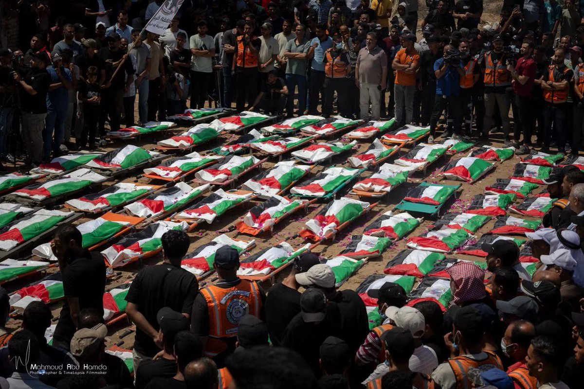 M_shebrawy3's tweet photo. Today, 112 members of the Al-Hassayna family were buried after their bodies were recovered from the rubble of their home, which was destroyed in an Israeli airstrike 3 years ago

This funeral is one of the biggest witnesses to the genocide committed by Israel in Gaza https://t.co/jUtvzeiEeD