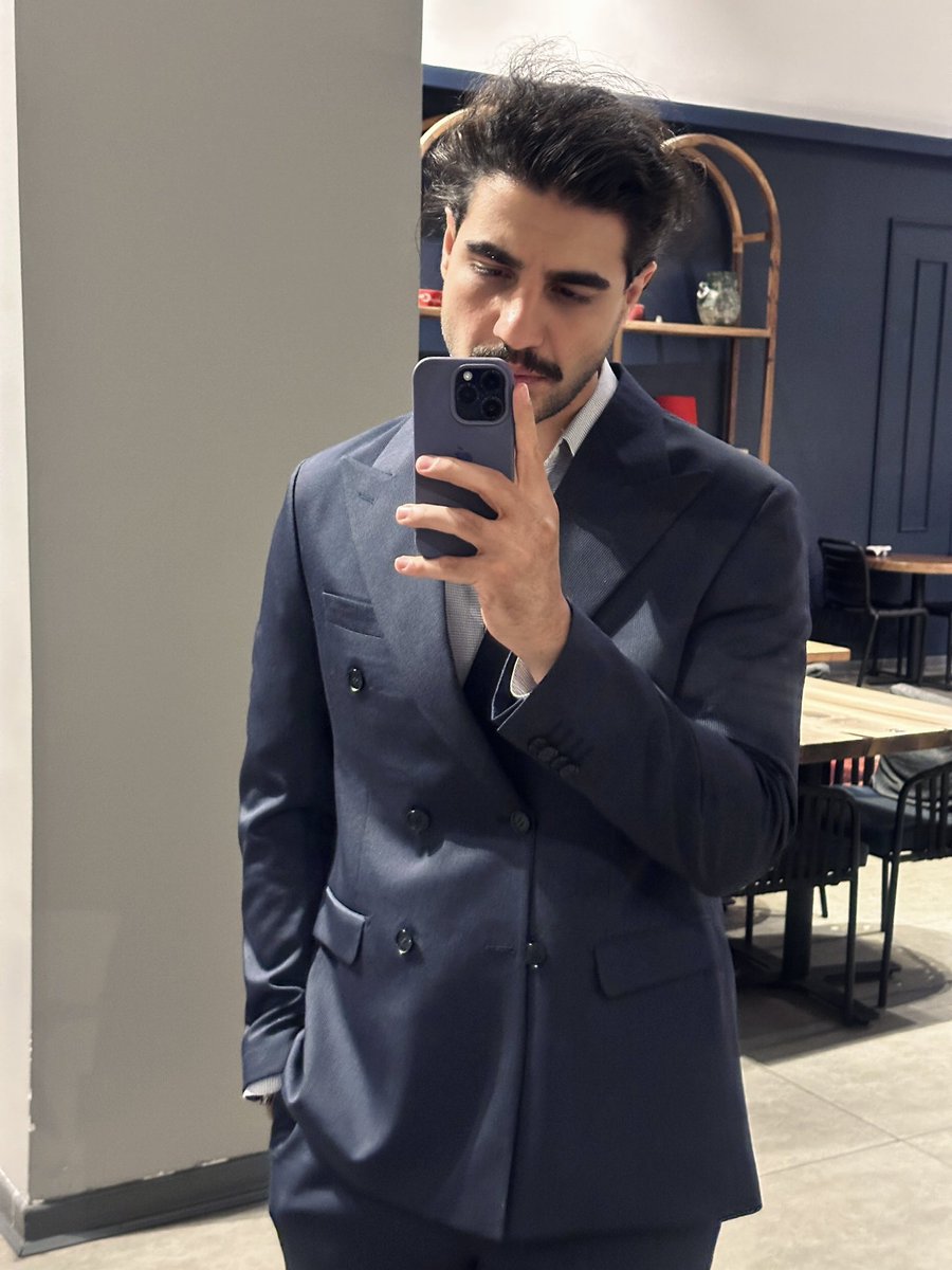 sepehr79's tweet photo. چرا پوشیدن کت‌شلوار برای روزمره رو عادی سازی نمی‌کنید https://t.co/cMDn1vqDtA