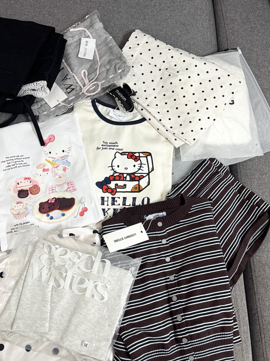 THICHA_SPW's tweet photo. มาแล้วค่า มาช็อปกัน🎁🛍️
ลงพรุ่งนี้ 19:00 น.
มีเยอะกว่าในรูป มีชุดนอน งาน อจ แฟชั่น

ค่าส่ง  45 บาท  5+ตัว เหมา 55 

#ส่งต่อเสื้อผ้ามือสอง #ส่งต่อเสื้อผ้ามือ2 #ส่งต่อเสื้อผ้า #เสื้อผ้ามือสอง #เสื้อผ้ามือ2 #ส่งต่อ #ส่งต่อกระเป๋า #ส่งต่อรองเท้า #โล๊ะตู้ #เสื้อผ้า #งานไอจี https://t.co/viiaXfWbQ0