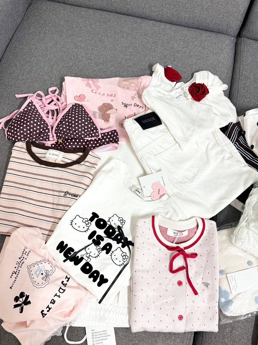 THICHA_SPW's tweet photo. มาแล้วค่า มาช็อปกัน🎁🛍️
ลงพรุ่งนี้ 19:00 น.
มีเยอะกว่าในรูป มีชุดนอน งาน อจ แฟชั่น

ค่าส่ง  45 บาท  5+ตัว เหมา 55 

#ส่งต่อเสื้อผ้ามือสอง #ส่งต่อเสื้อผ้ามือ2 #ส่งต่อเสื้อผ้า #เสื้อผ้ามือสอง #เสื้อผ้ามือ2 #ส่งต่อ #ส่งต่อกระเป๋า #ส่งต่อรองเท้า #โล๊ะตู้ #เสื้อผ้า #งานไอจี https://t.co/viiaXfWbQ0