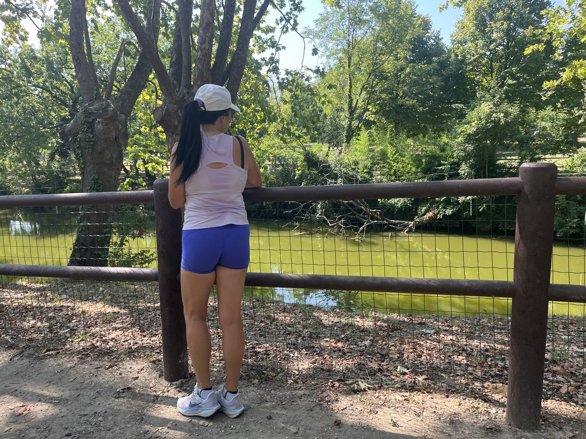 Sararunning's tweet photo. Su e giù per il parco e il mio baldo ometto che mi infonde tanta bella energia ad ogni giro🏃🏻♀️😊 momenti belli😍 pic by Davide❤️ #runningmum #goodvibes #nevergiveup https://t.co/hkiDzx1kb3