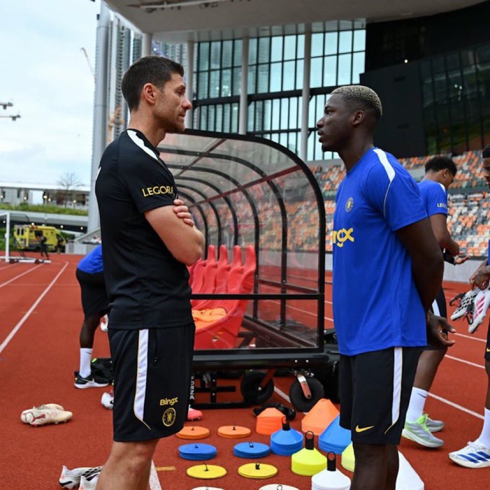yomzykallas1's tweet photo. Under Xabi Alonso, Moisés Caicedo isn’t just another midfielder — he’s becoming the heartbeat of the team.

Alonso has been close with Caicedo, constantly working with him, guiding him, and shaping him into the core of this midfield. You can see the trust — everything flows through him.

And people forget… he’s already adding goals to his game.

Last season he dropped 5 goals from deep — not even his main job. (Chelsea FC)
That’s a DM controlling games and still impacting the scoreline.

Now imagine him under Alonso’s structure, with more control, better positioning, and cleaner build-up…

You’re not just looking at 5 anymore.
You’re looking at 8–10 goals a season if he fully unlocks that side of his game.

He’s no longer running everywhere — he’s controlling everything.

Alonso brings the brain.
Caicedo brings the engine.

And now… goals are coming with it.

They are not ready for us 😁