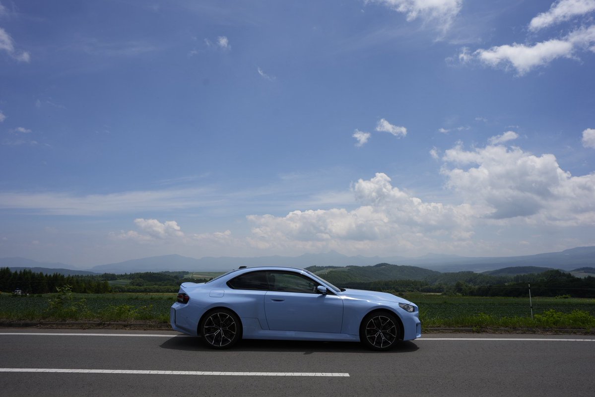 terao9's tweet photo. BMW M2 
納車して3ヶ月4000kmほど乗りました。
480馬力のマニュアル車。最初はおっかなびっくりでしたが、最近はちょっと人馬一体がわかって来ました。
子供の頃から憧れていた直列6気筒。
大事に乗っていきたいと思います。 https://t.co/KyQkoVsIDm