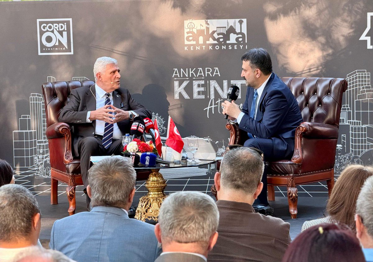 ank_kentkonseyi's tweet photo. 🎙️ Söz: İyi Parti Genel Başkanı Müsavat Dervişoğlu’nda!

Ankara Kent Konseyi tarafından düzenlenen “Söz Onda Deneyim Paylaşım Platformu”, Başkentlileri TBMM Başkanları ve siyasi parti genel başkanlarıyla buluşturmaya devam ediyor. Platformun son konuğu, İYİ Parti Genel Başkanı Müsavat Dervişoğlu oldu.

#SözOnda #HalilİbrahimYılmaz #Ankara #AnkaraKentKonseyi #İYİParti @MDervisogluTR @iyiparti