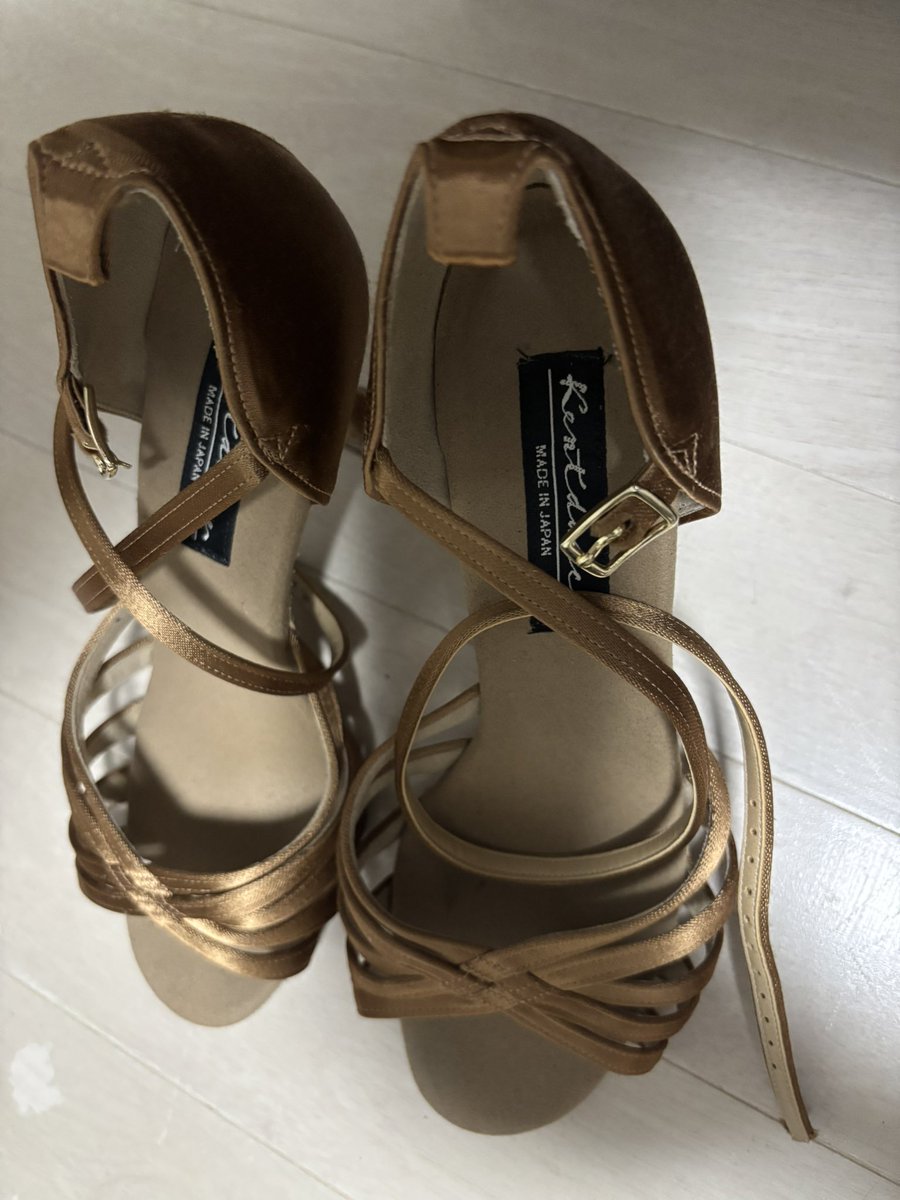puma_yokohama's tweet photo. 昨日ミナダンメーリスで流れた、ラテサンの忘れ物(取り違え品)ですが、自分が預かっていますので、心当たりある方はミナダンメールへの返信か自分までご連絡下さい🙏　

【第28回ミナダンカップ】靴の持ち帰り間違え（女性物・ケント・サイズ22.5→23.5） https://t.co/EVTV61NpjP