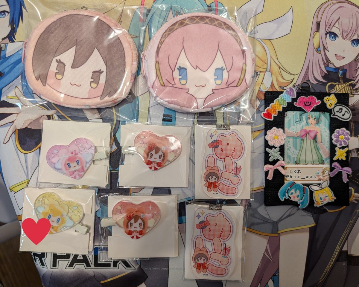 ktr_wat's tweet photo. 【交換】初音ミク ピアプロ キャンドゥ 100均 缶バッジホルダー アクキー シール ポーチ

【譲】
レン/ルカ/MEIKO/KAITO

【求】
前髪クリップ　ミク/リン
定価+送料185円

リンはミク含む場合or2点以上まとめてのみ

譲渡は合計440円から
♥はミクとの交換のみ

郵送希望、プロカご一読お願いします https://t.co/TfL9IlgAj5