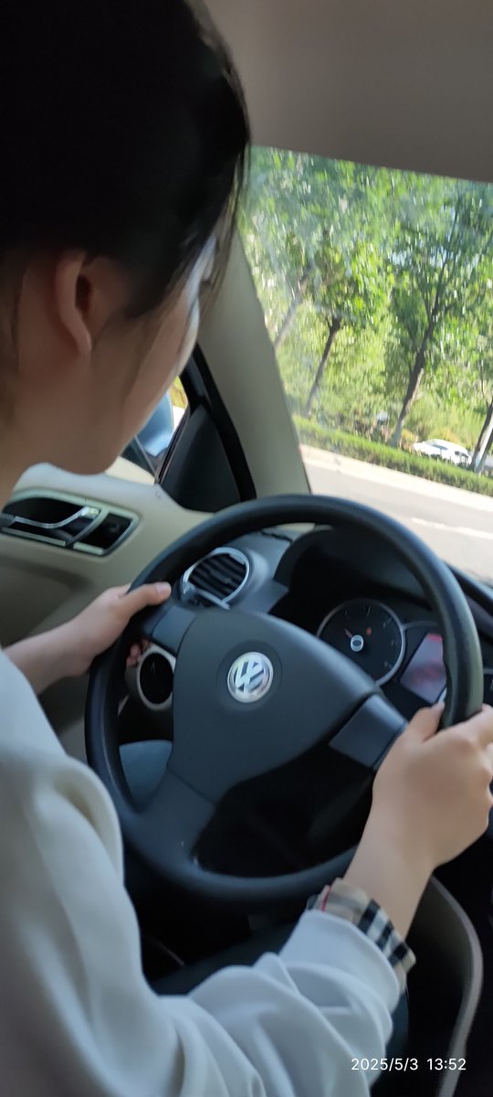 thomashoeft's tweet photo. Finally passed my driving test! Sweat, parallel parking fails, and that one perfect reverse into the spot—totally worth it. New road trip adventures start now ， https://t.co/wIIOFWbhwt