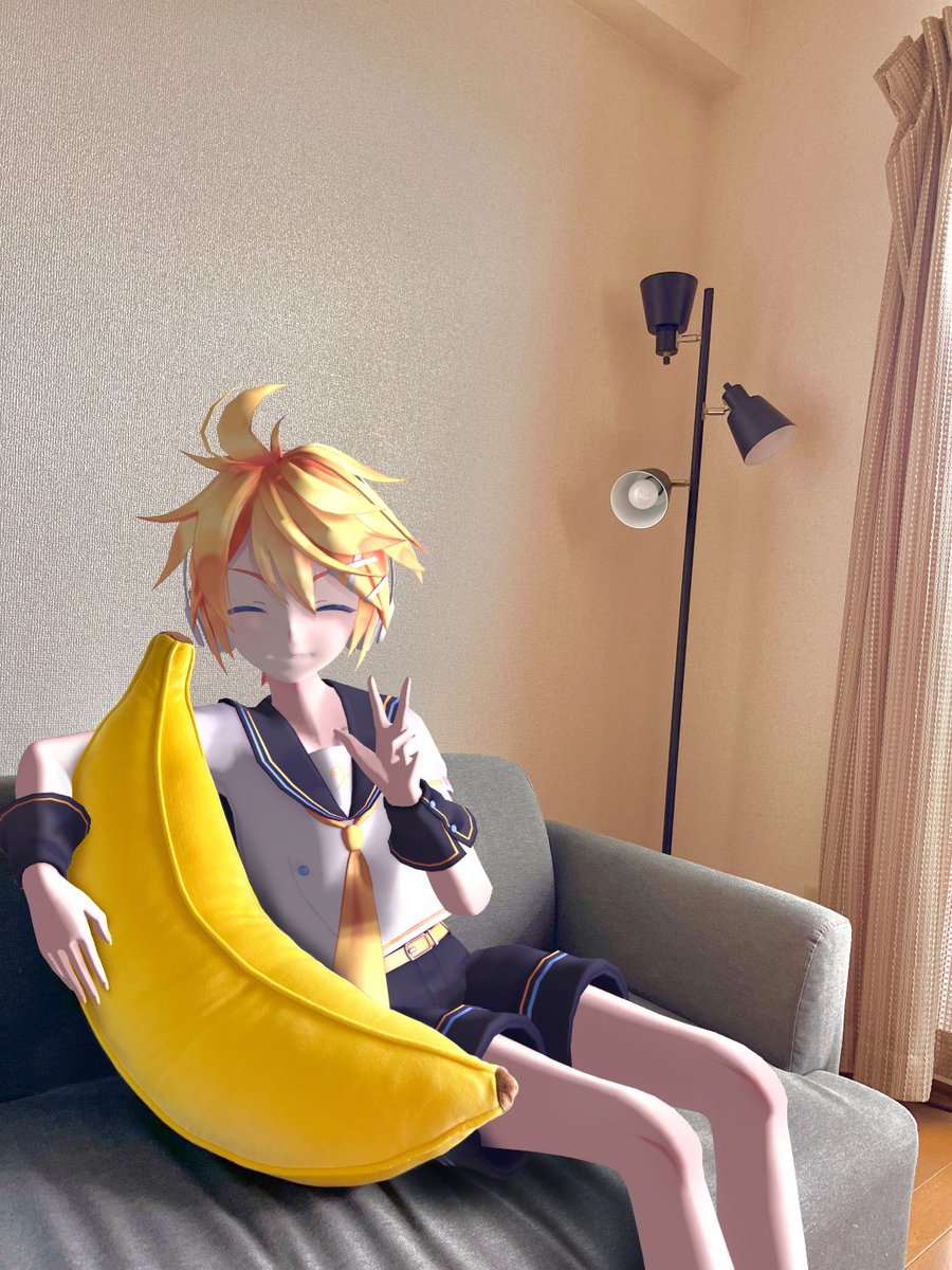 toriten3027's tweet photo. 鏡音レンくんにバナナのぬいぐるみ買ってあげたぁー🍌✨ https://t.co/arQ0bSQH2e