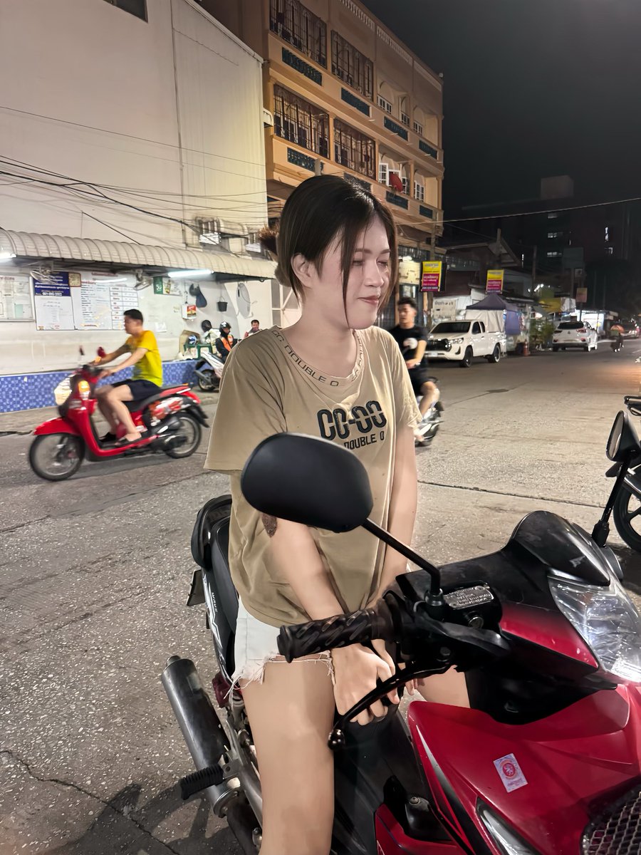 minngkha2's tweet photo. หาเสี่ยเลี้ยงหนม🥺#สมุทรปราการ #บางเมือง #เทพารัก https://t.co/stYWLdFFbe