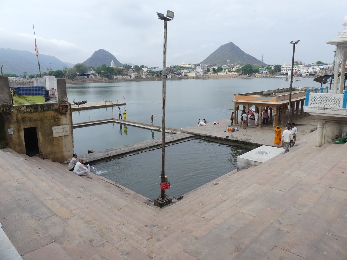 SmprCity's tweet photo. भगवान ब्रह्मा की नागरी पुष्कर
#pushkar #brihma #ajmer #teerth #smprcity https://t.co/PqxJ1ddqLs