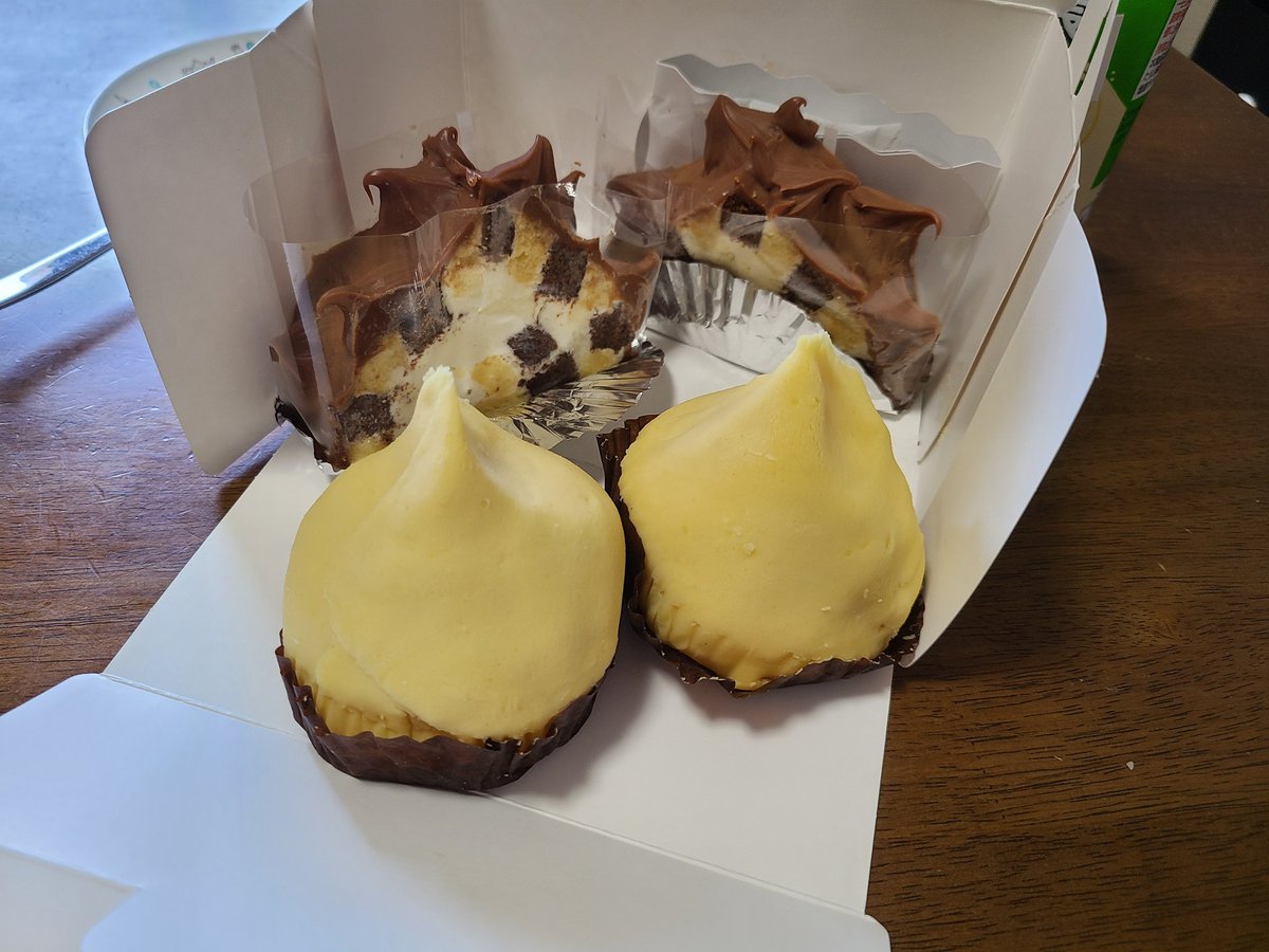 sukia8rm's tweet photo. 大好きなケーキ屋さん🍰

ここのケーキの味って、
本当にここでしか食べられなくて大好き💕
誕生日前にフライング！！♥️
このお店、知ってる人いるかな？

#静岡県民
#ケーキ 
#モンブラン
#アブハンブラ https://t.co/0nQO9JAqdr