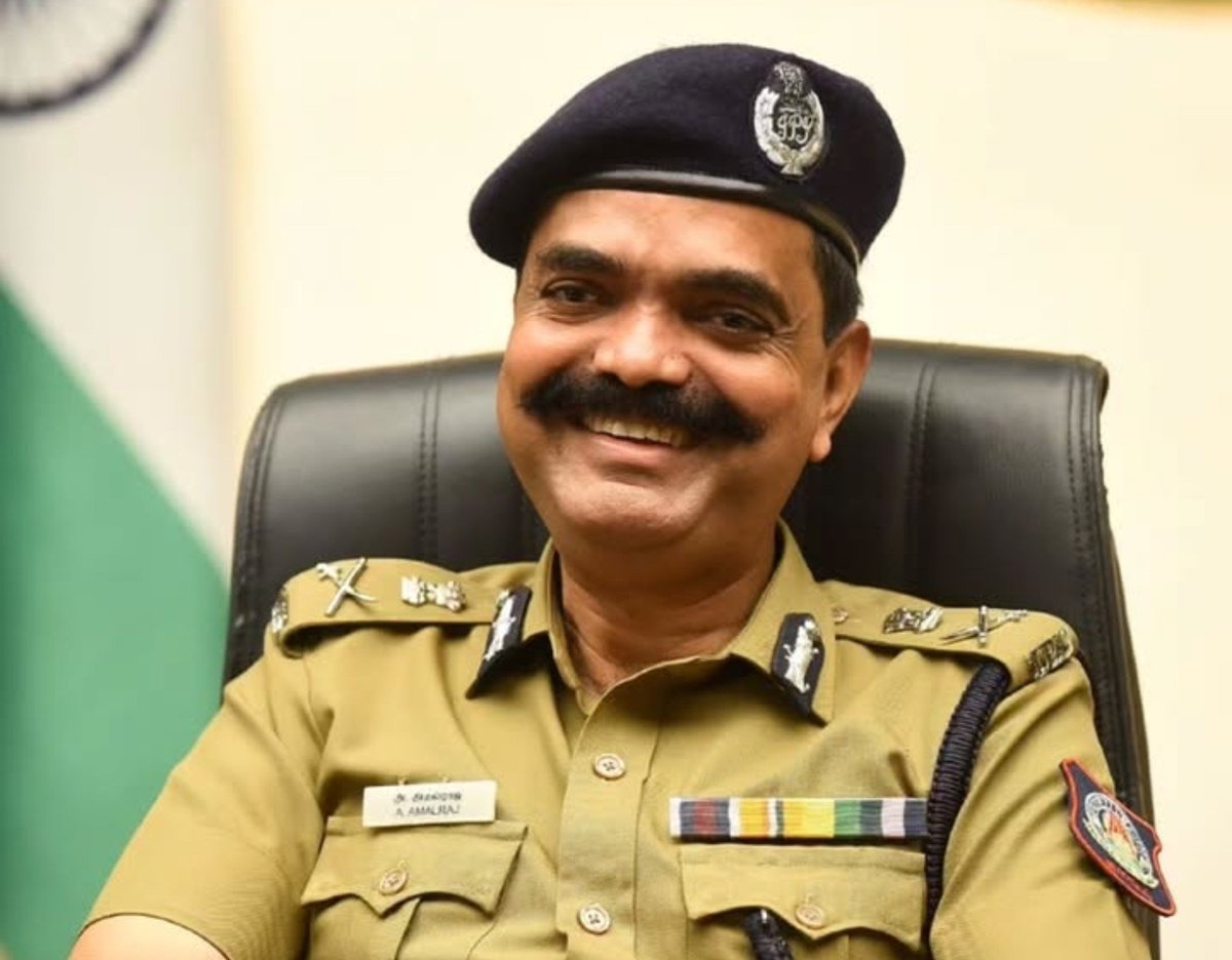 Sakthii_TVK's tweet photo. Aana dei innaiku kazlaga koranguga mudhugula sir saathuna ovoru saathum 🤣🔥 https://t.co/8BexnzWqVE