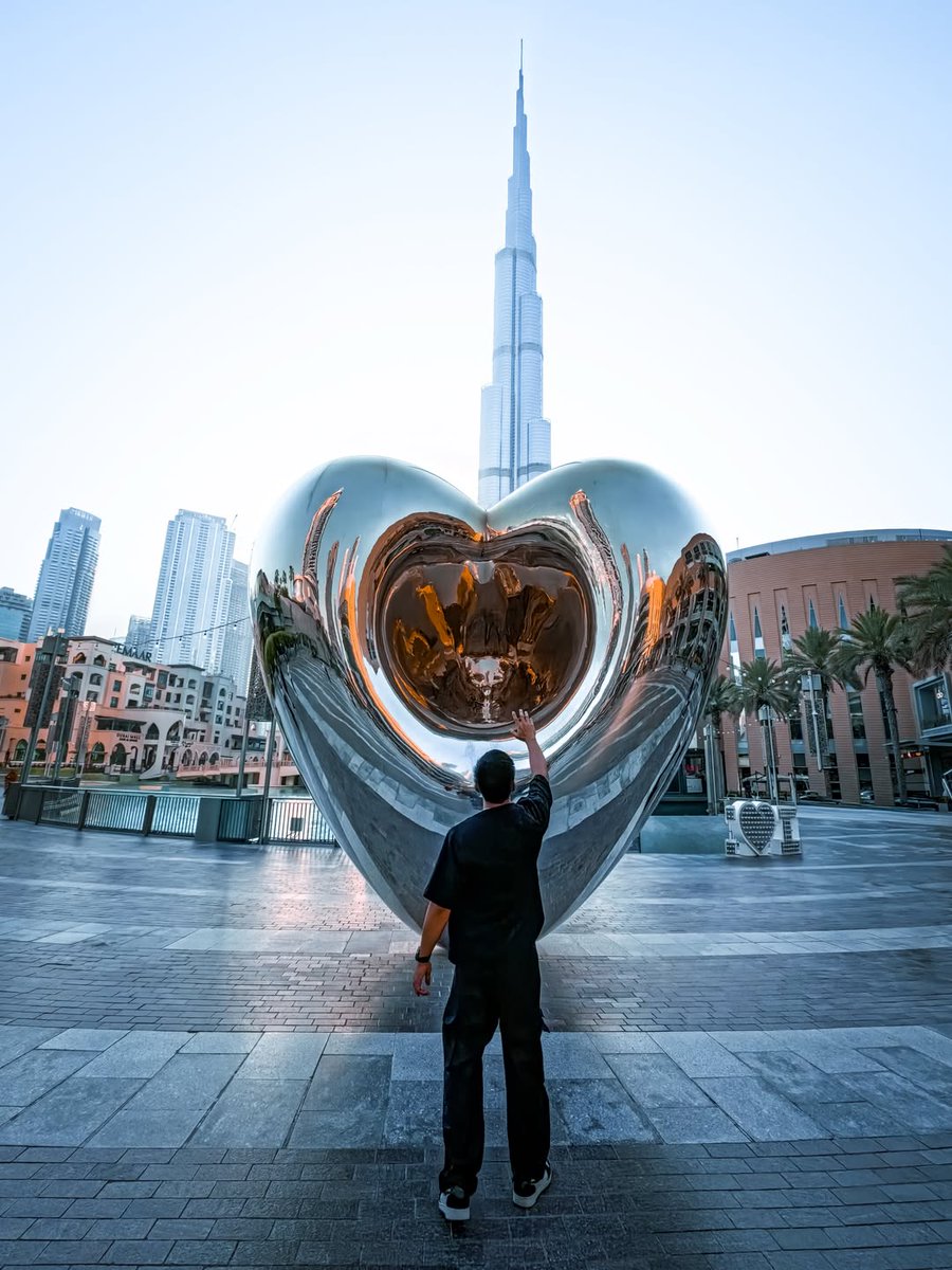 visitdubai's tweet photo. A visit to The Dubai Mall is a constant moment of awe 🛍️✨

📸 IG/danthelion_15

#VisitDubai https://t.co/MHSxfVFdDc