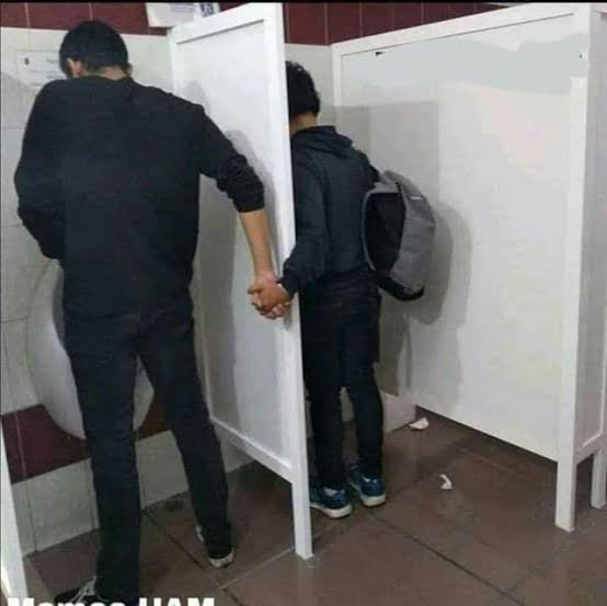 Divis6969uy's tweet photo. Pancho de Piérola y su "amigo" Rafael López Aliaga alias Porky https://t.co/KkFhfJABC5