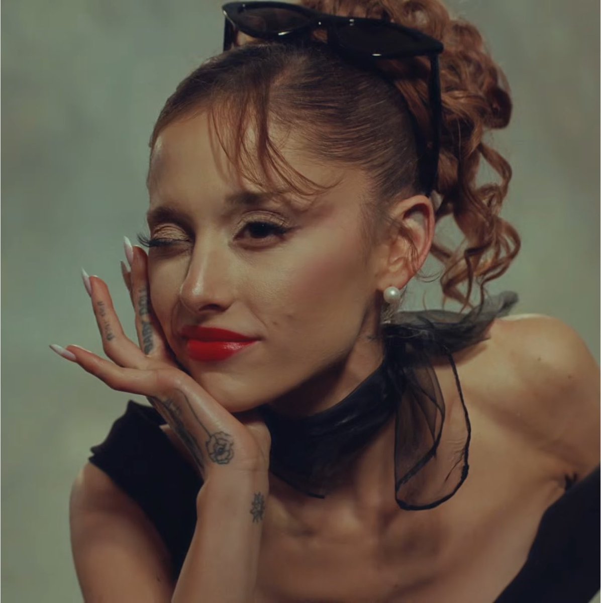 PopBase's tweet photo. Ariana Grande occupies the Top 2 spots on the Global Spotify chart:

#1. ‘hate that i made you love me’ — 4.86M
#2. ‘petal’ — 4.55M https://t.co/viCqiJHhTS
