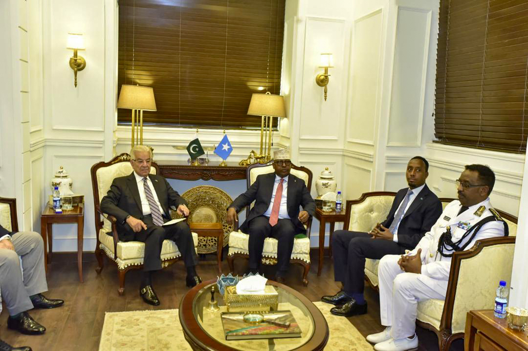 MoDSomaliya's tweet photo. وقّعت جمهورية الصومال الفيدرالية وجمهورية باكستان الإسلامية، اليوم، مذكرة تفاهم بين وزارتي الدفاع في البلدين، بهدف تعزيز التعاون الثنائي في مجالات الدفاع والأمن وتطوير القدرات العسكرية.

للمزيد 👇   https://t.co/WIKcgiOUVi https://t.co/1CATYXVQU0