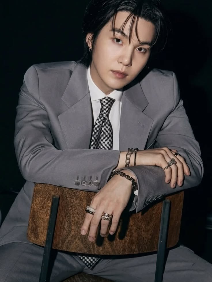 zyxuexi's tweet photo. can't miss it 🤍 

#arsd #armyselcaday #yoongi https://t.co/Td9qdn6ltz