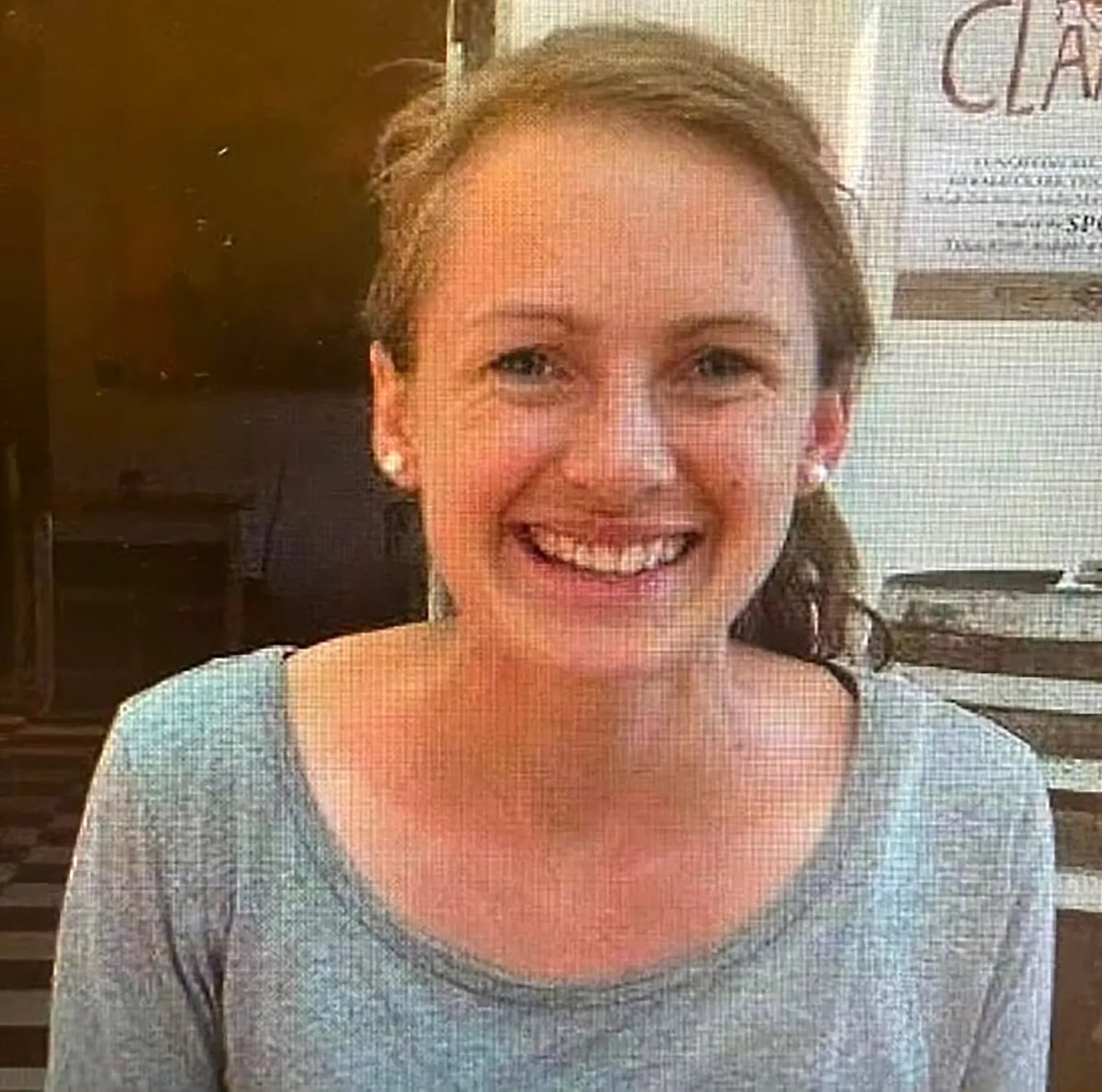 libsoftiktok's tweet photo. Horrific story

Lisa Ross was a refugee aid worker in Greece.

She was found murdered in a suitcase.

The perp? An Afghan migrant.

Suicidal empathy. https://t.co/MNqW44esfz