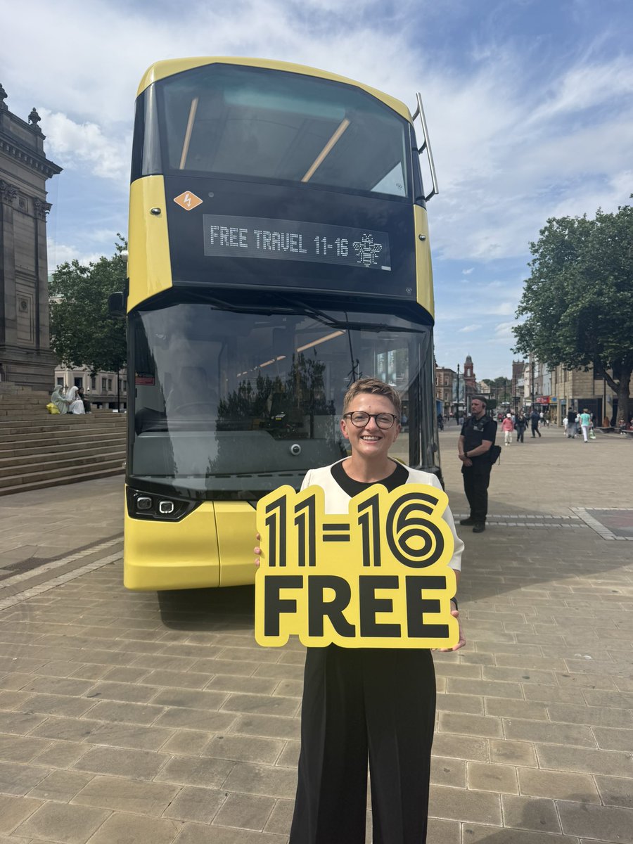 bevcraig's tweet photo. Day 1 of the new job.

🚌 From January 2027 - Our Pass will allow free bus travel for all 11-18s across GM

💰 This will put up to £500 per child in the pockets of hard working families 

👧 And say to our young people you can go wherever you want to go…

Excited for delivering more in the days ahead 🤩