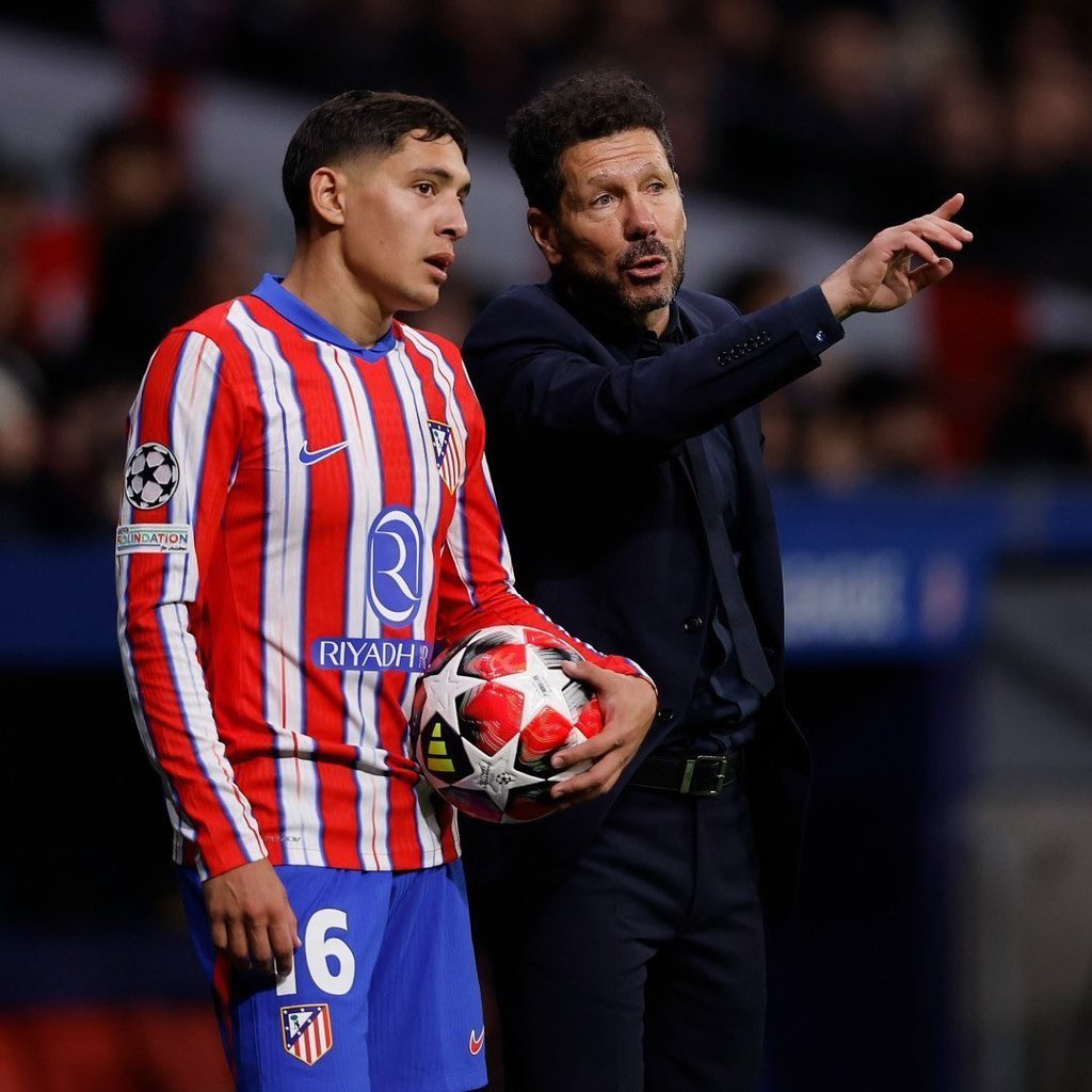 atletiuniverse's tweet photo. 🚨🇦🇷 BREAKING: Roma's offer has FAILED to satisfy both Atlético Madrid and Nahuel Molina.

There is NO urgency for Atleti to sell Molina, who has consistently enjoyed Diego Simeone’s trust.

As things stand, while both Atlético and Molina are open to listening to offers, neither side is willing to part ways unless a proposal arrives that genuinely satisfies the ambitions of all parties.

@marca