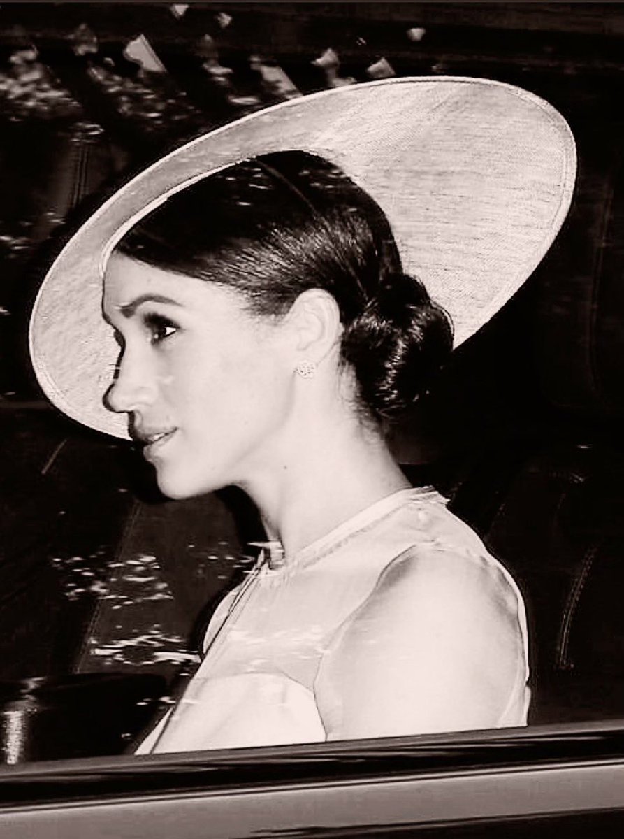 bubillles's tweet photo. Happy birthday to HRH Princess Meghan, the Duchess of Sussex. 
Keep glowing,keep shining and rising above the fray. Your light cannot be dimmed, you’re a Phoenix and you’ll keep rising above the naysayers. 
#WeLoveMeghan
#HappyBirthdayMeghanSussex
#WithLoveMeghan
#DuchessOfSussex https://t.co/mmtJOcjLdh