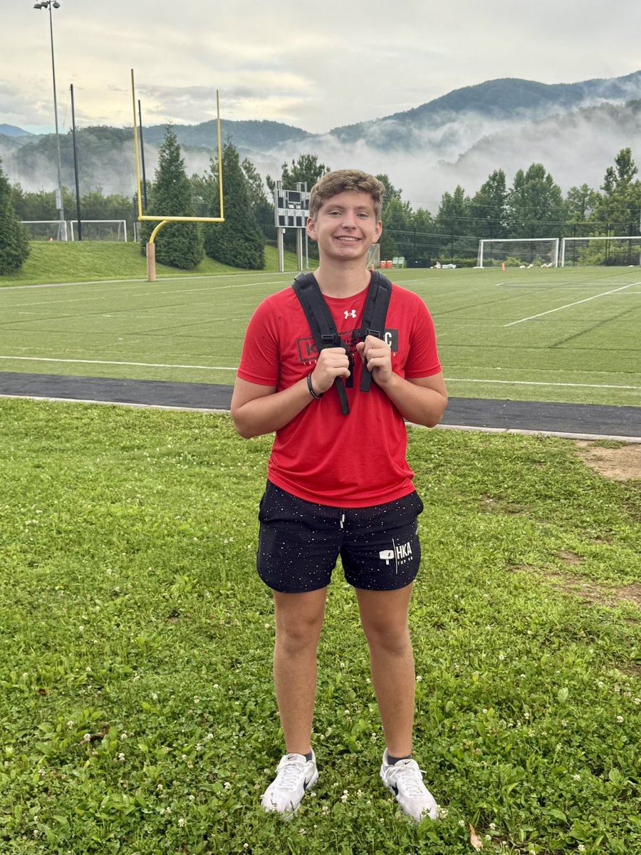 masonbonfanti's tweet photo. Thank you @Coach_Casper for another great write up after the Kohls National Scholarship camp! Had a great time competing and I’m looking forward to continuing that momentum towards my senior season! 

@john_sprad @HKA_Tanalski @Bill31529 @ChilesTDC https://t.co/Zf6qiXS4xg