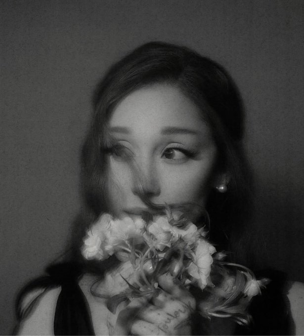 ArianaWorldHQ's tweet photo. Ariana Grande was the most streamed artist on Spotify for the fourth consecutive day! https://t.co/E9TTDAZdCB