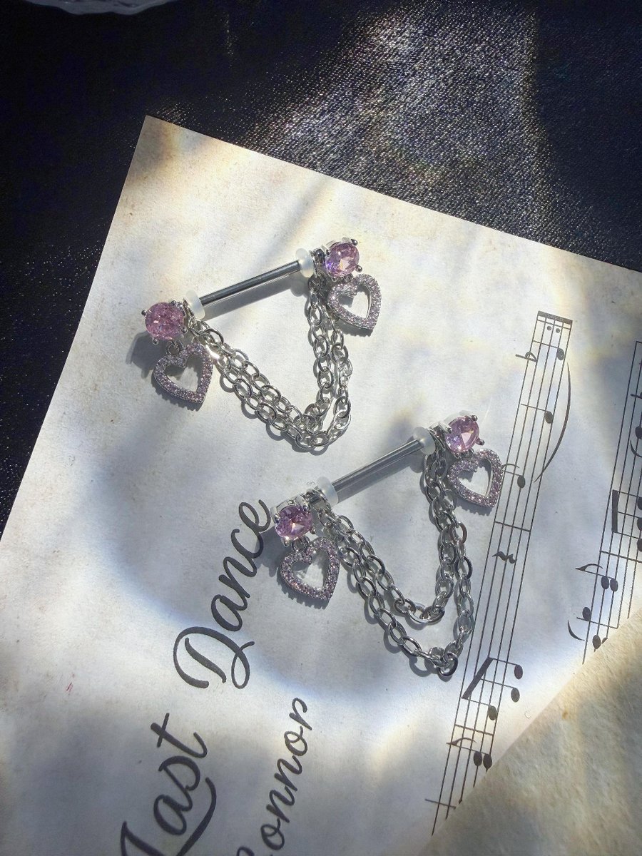 muli273558's tweet photo. Who said it has to stay hidden? ✨ Some jewelry was made to be seen.#BodyJewelry #PiercingJewelry #EarPiercing #PiercingJewelry #EarringStyle #JewelryLovers #JewelryDesign #JewelryInspiration #JewelryAddict #JewelryCollection https://t.co/PXxJziZ6IU