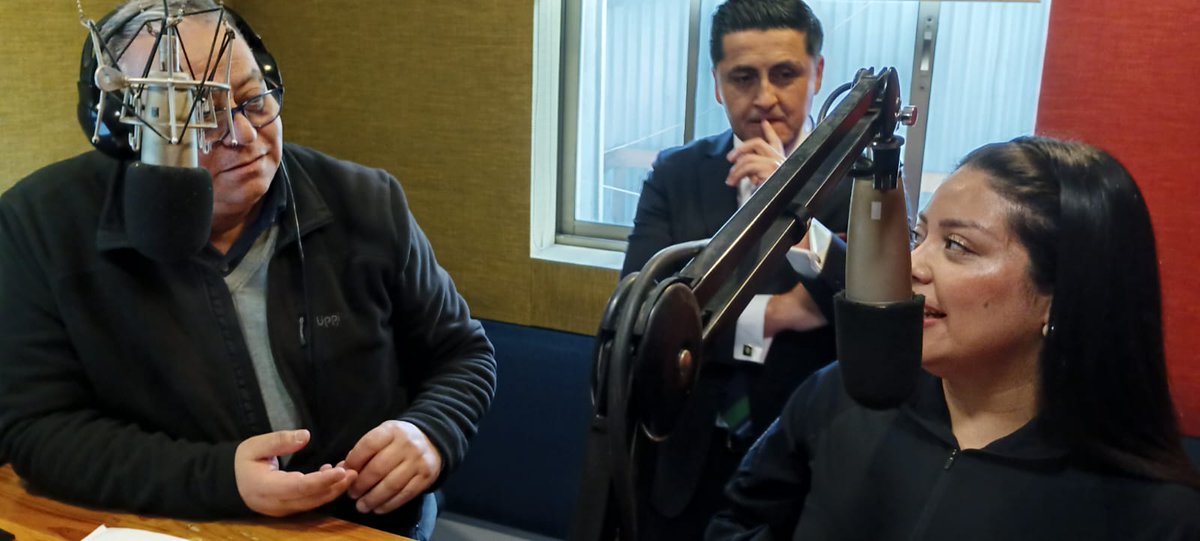 PDI_CHILE's tweet photo. 🎙️ Entrevista | El traslado del proceso de formación de Agentes Policiales de la PDI al nuevo Centro de Capacitación Profesional de Talcahuano y el proceso de Admisión para Agentes Policiales 2027, cuyas postulaciones finalizan este 7 de agosto, fueron los principales temas abordados por el Prefecto Inspector Óscar Bacovich, Jefe Nacional de Asuntos Públicos de la PDI; el Subprefecto Rodrigo Zamora, Director del Centro de Capacitación Profesional; y la Agente Policial Giovanna Flores, durante una entrevista en Radio Punto 7 de Concepción @Pagina7Chile