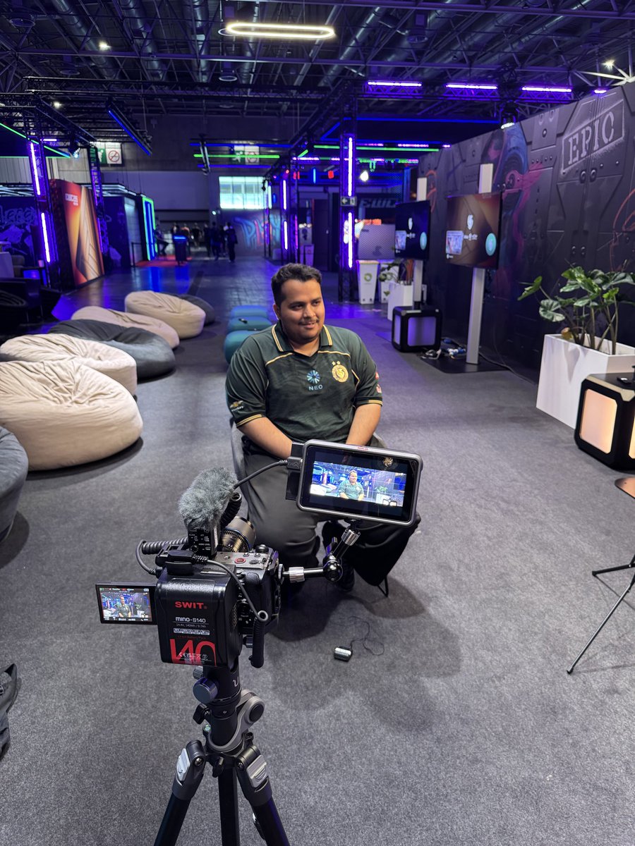 PureClickbait's tweet photo. Interviewing the Goat @K22N8 At EWC https://t.co/hg8OXbjTzt