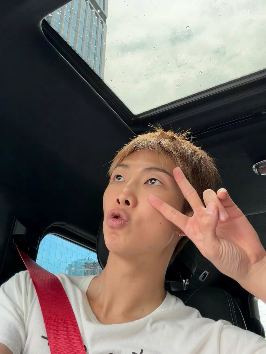 ddayjin's tweet photo. comenzaré un rumor grande https://t.co/knzKbK9zBH