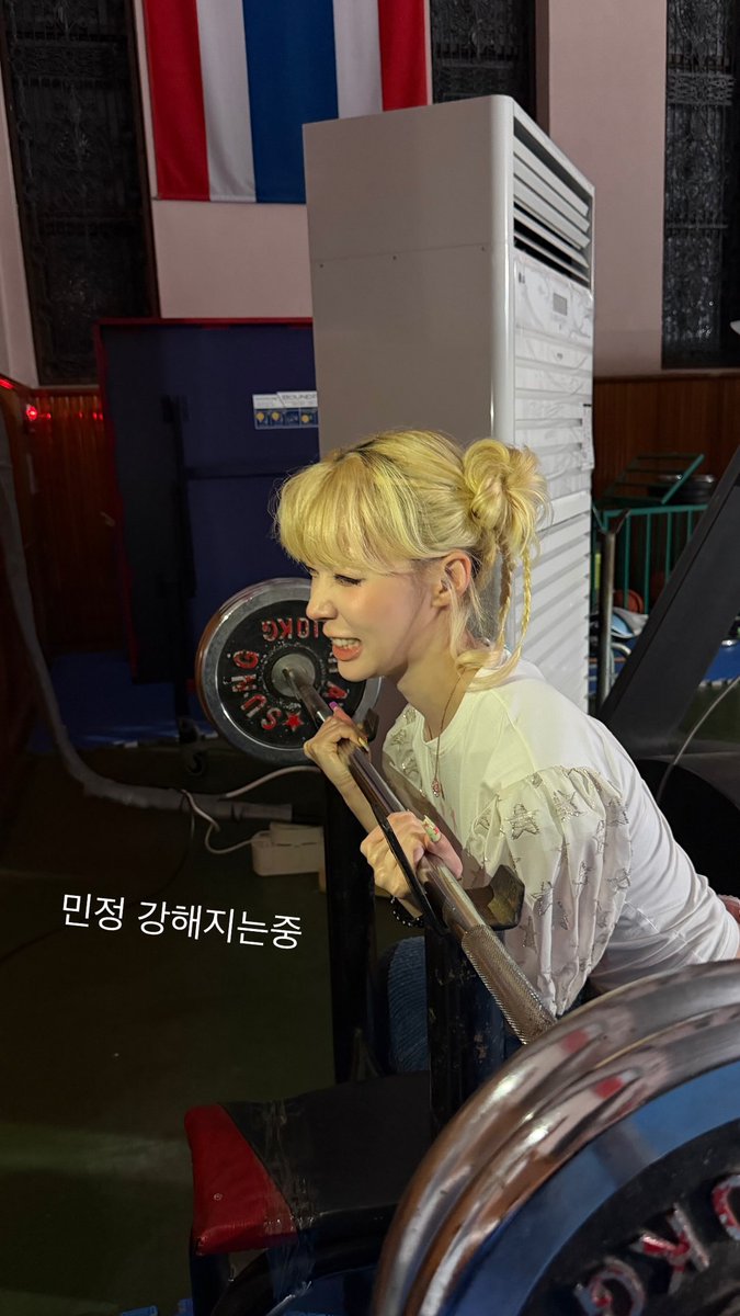 mywtae's tweet photo. 강해지는중                         강해짐

ㅠㅠ귀여워 https://t.co/ek8AQnv0jB